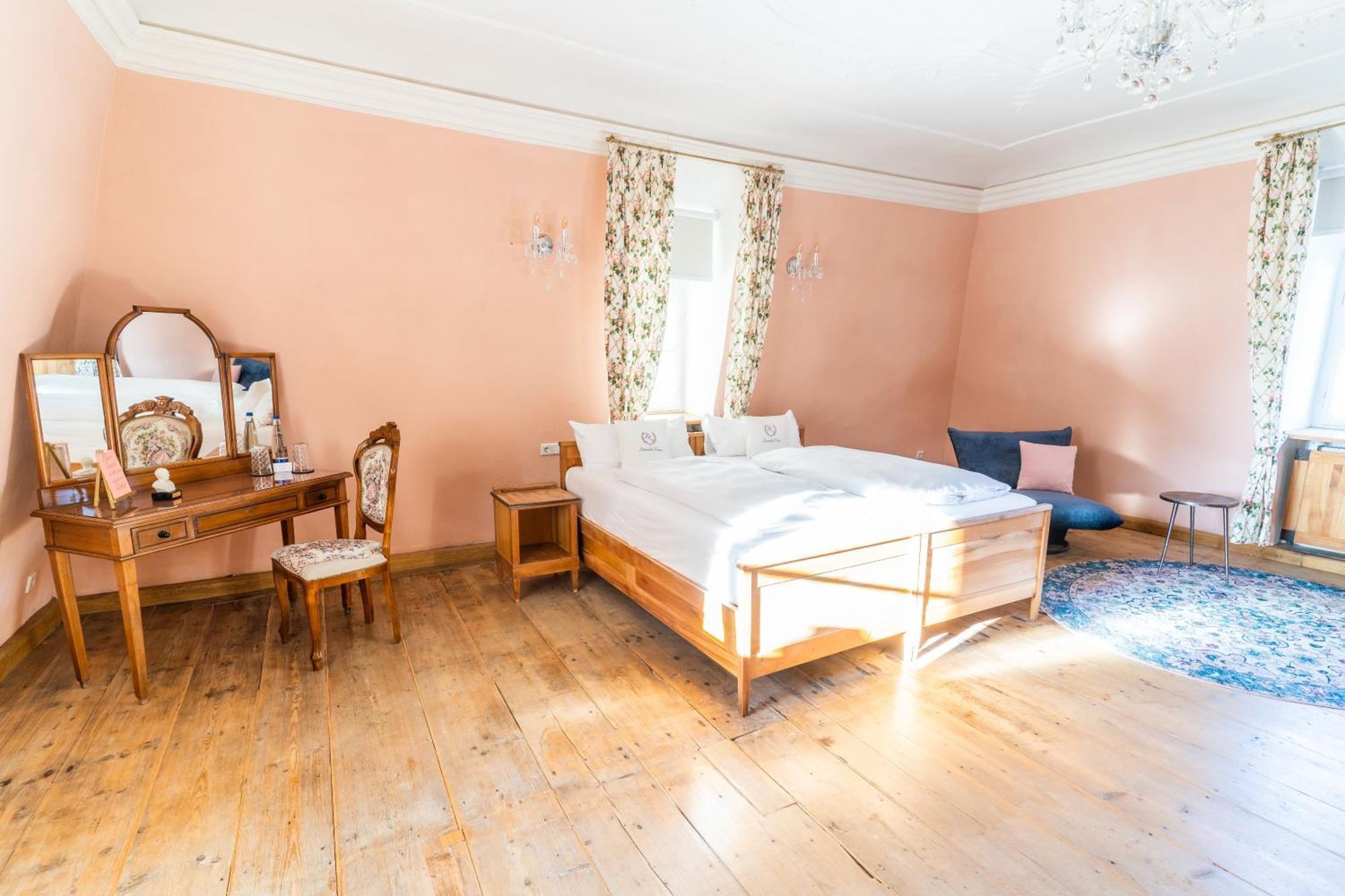 Gasthof Roemischer Kaiser Ellingen Extérieur photo
